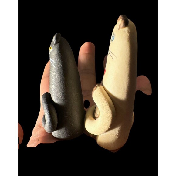 VTG MINIATURE CATS HANDMADE SIGNED DIANNE FOX CLAY BLACK WHITE CAT HANDPAINTED - Picture 8 of 9